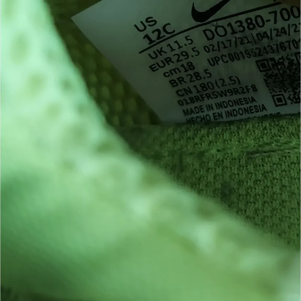 Nike Presto Toddler Volt Yellow Athletic Running Shoes DO1380-700 Size 12C